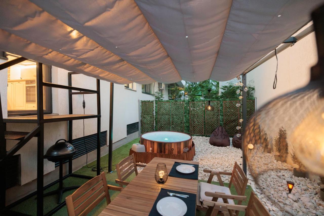 Downtown Hidden Garden With Jacuzzi In Bucharest Apartment Exterior photo